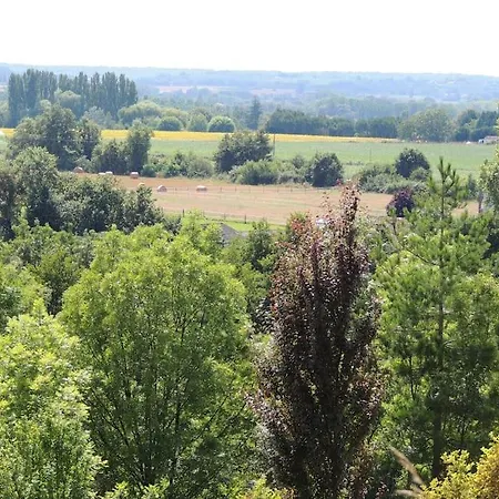 6 Personnes Dans Un Ecrin De Verdure Avec Vue
