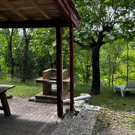 6 Personnes Dans Un Ecrin De Verdure Avec Vue بيت للعطل