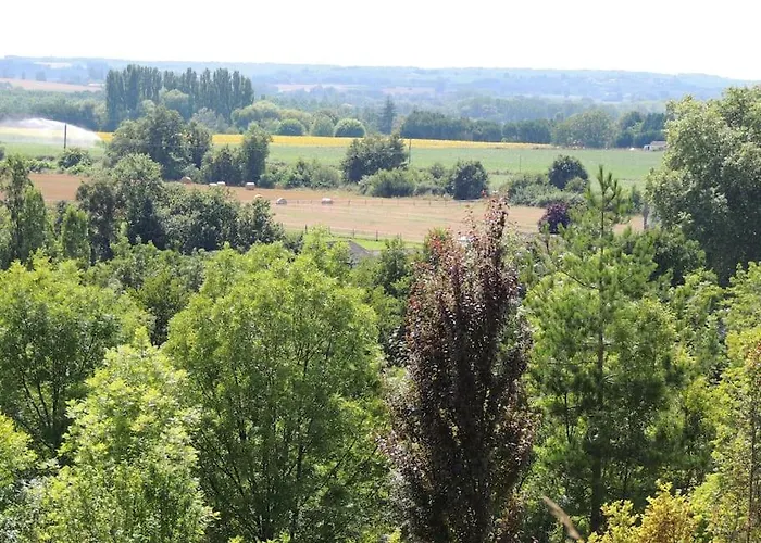 6 Personnes Dans Un Ecrin De Verdure Avec Vue