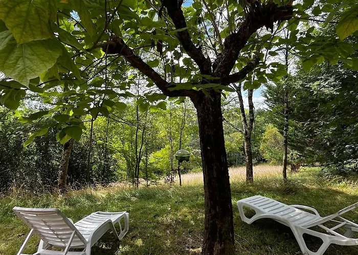 6 Personnes Dans Un Ecrin De Verdure Avec Vue * Agnac