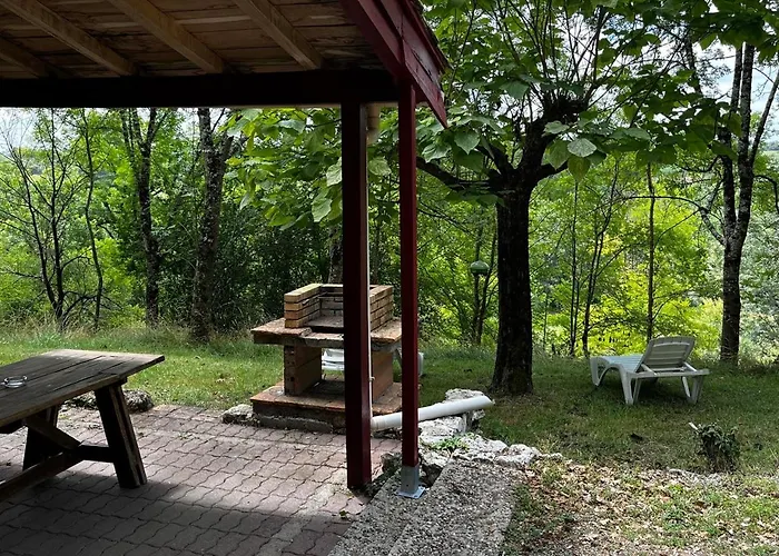 6 Personnes Dans Un Ecrin De Verdure Avec Vue 펜션